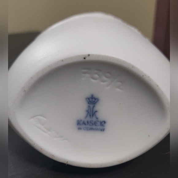 Vintage Kaiser Germany Porcelain Vase - Picture 3 of 4